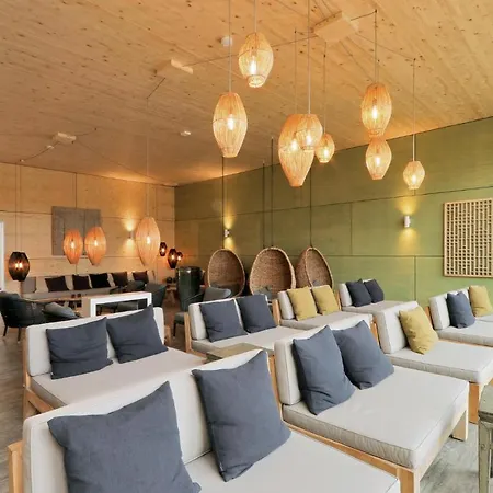Beautiful In Lembruch-dmmer See With 2 Bedrooms, Wifi And Indoor Swimming Pool Appartamento *