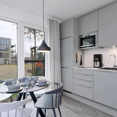 Beautiful In Lembruch-dmmer See With 2 Bedrooms, Wifi And Indoor Swimming Pool Appartamento
