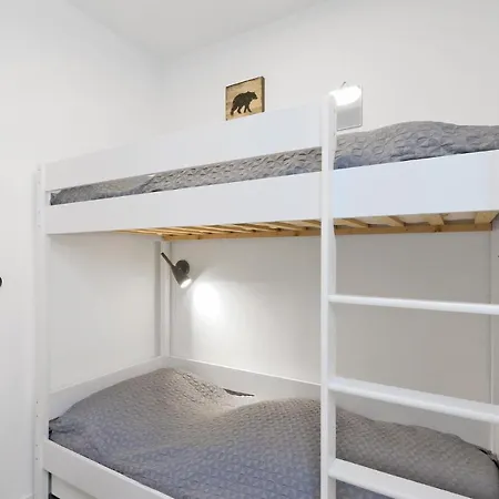 Beautiful In Lembruch-dmmer See With 2 Bedrooms, Wifi And Indoor Swimming Pool Appartamento