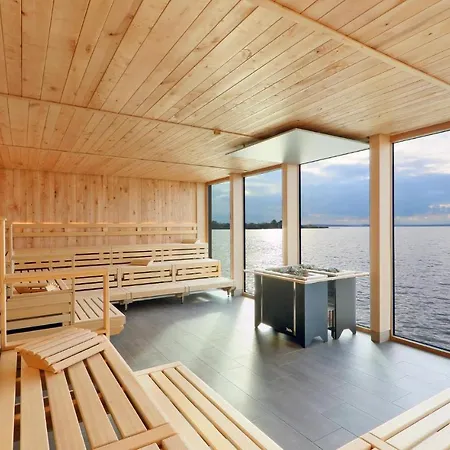 Beautiful In Lembruch-dmmer See With 2 Bedrooms, Wifi And Indoor Swimming Pool Appartamento